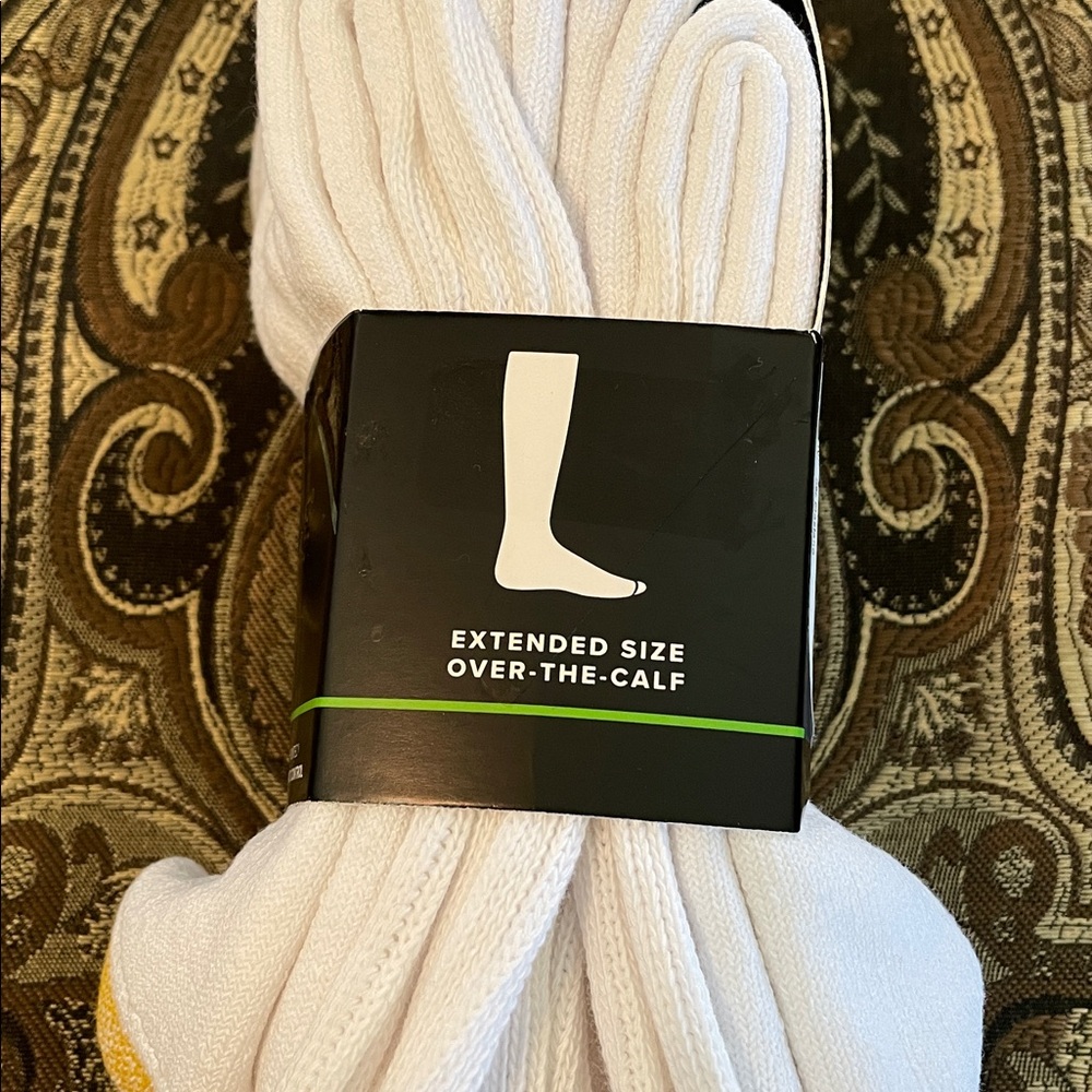 NWT Gold Toe Over-The-Calf White Cotton Rich Socks For Men or Women. 3 pairs 🏝️ - Picture 4 of 9